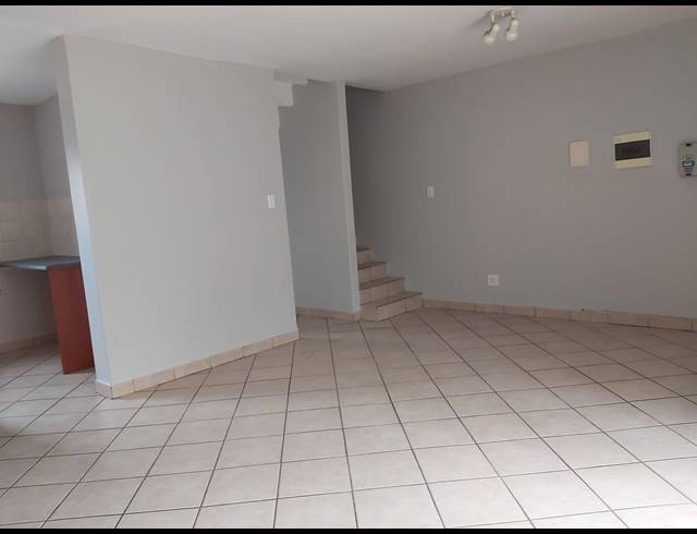 2 BEDROOM DUPLEX TO LET IN NORTH RIDING